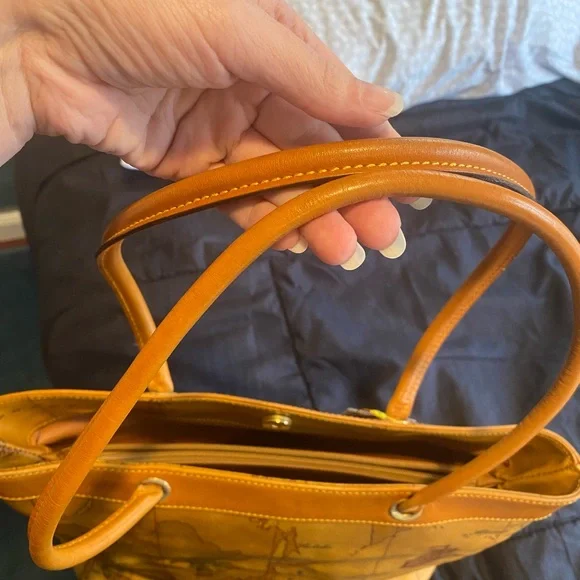 Alviero Martini- Excellent Condition Tan and Brown Leather Tote with Map Design - Picture 6 of 11